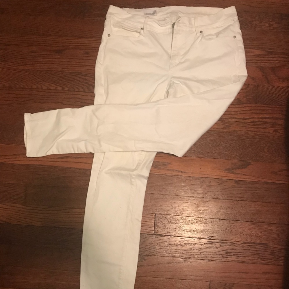 GAP white legging jeans